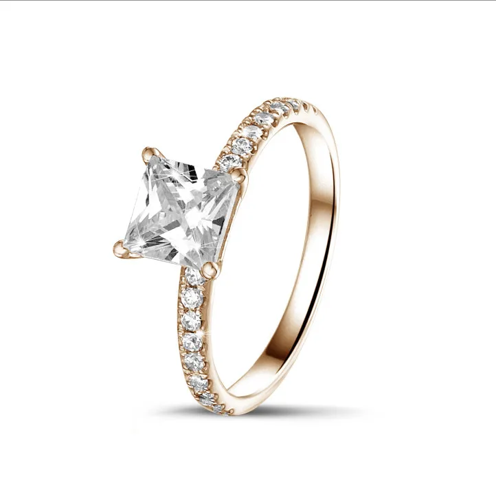 2.00 quilates anillo solitario diamante princesa en oro rojo con diamantes en los lados 
