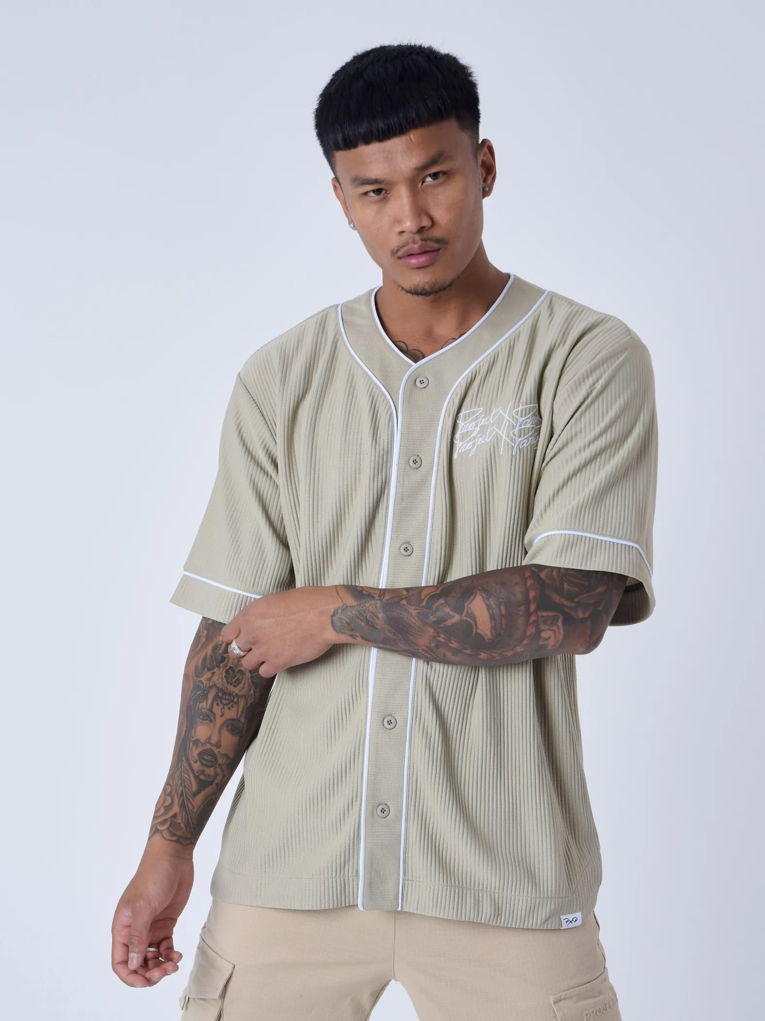 Camiseta de béisbol de material texturizado