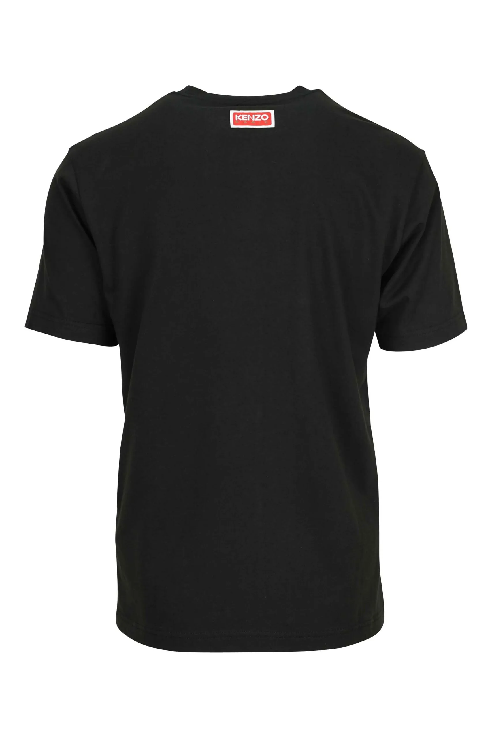 Camiseta negra con maxilogo 