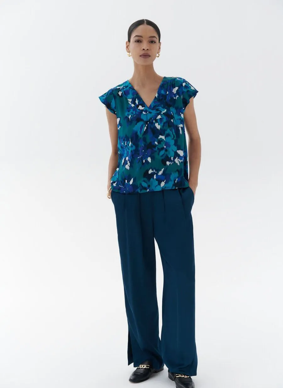 CAROLL COLINE  TOP RECTO CON CUELLO DE PICO ESTAMPADO EN AZUL
