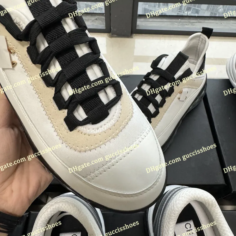 Diseñador corriendo zapatos C de cuero Sport Runner de encaje de zapatillas zapato dorado plano metálico plano entrenador malla 