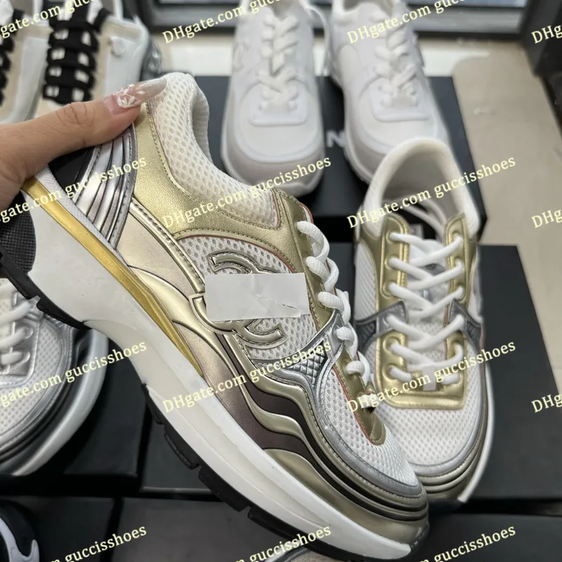 Diseñador corriendo zapatos C de cuero Sport Runner de encaje de zapatillas zapato dorado plano metálico plano entrenador malla 