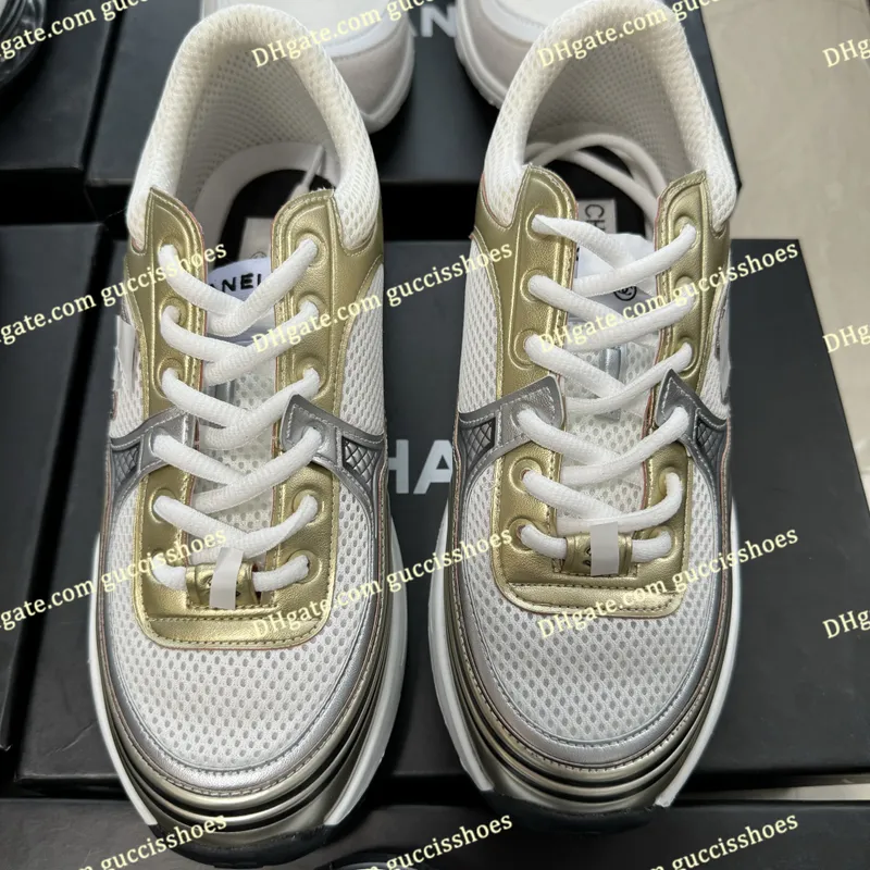 Diseñador corriendo zapatos C de cuero Sport Runner de encaje de zapatillas zapato dorado plano metálico plano entrenador malla 