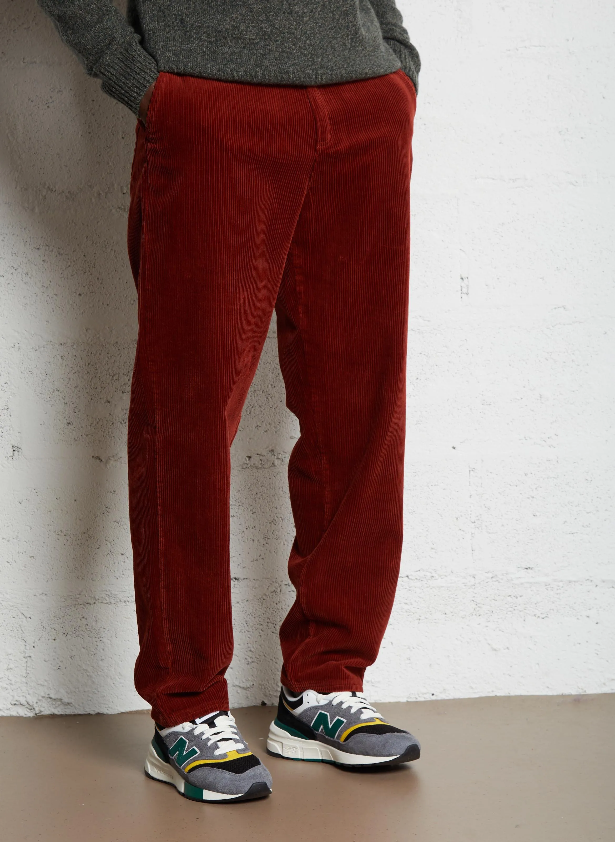 LES DEUX KODY HEAVY  PANTALóN CHINO RECTO DE PANA EN ROJO