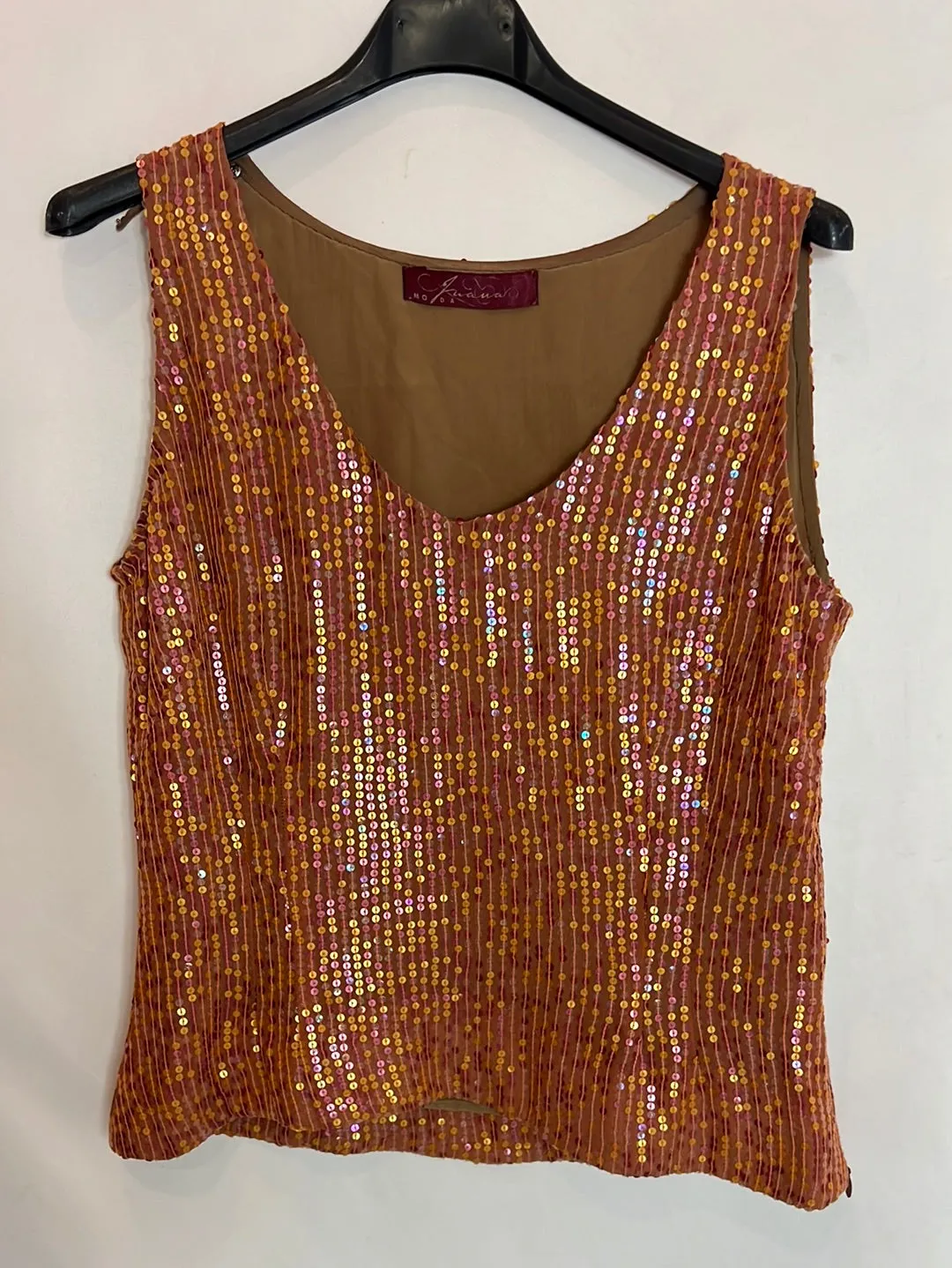 OTRAS. Top lentejuelas color caldeara. T 40