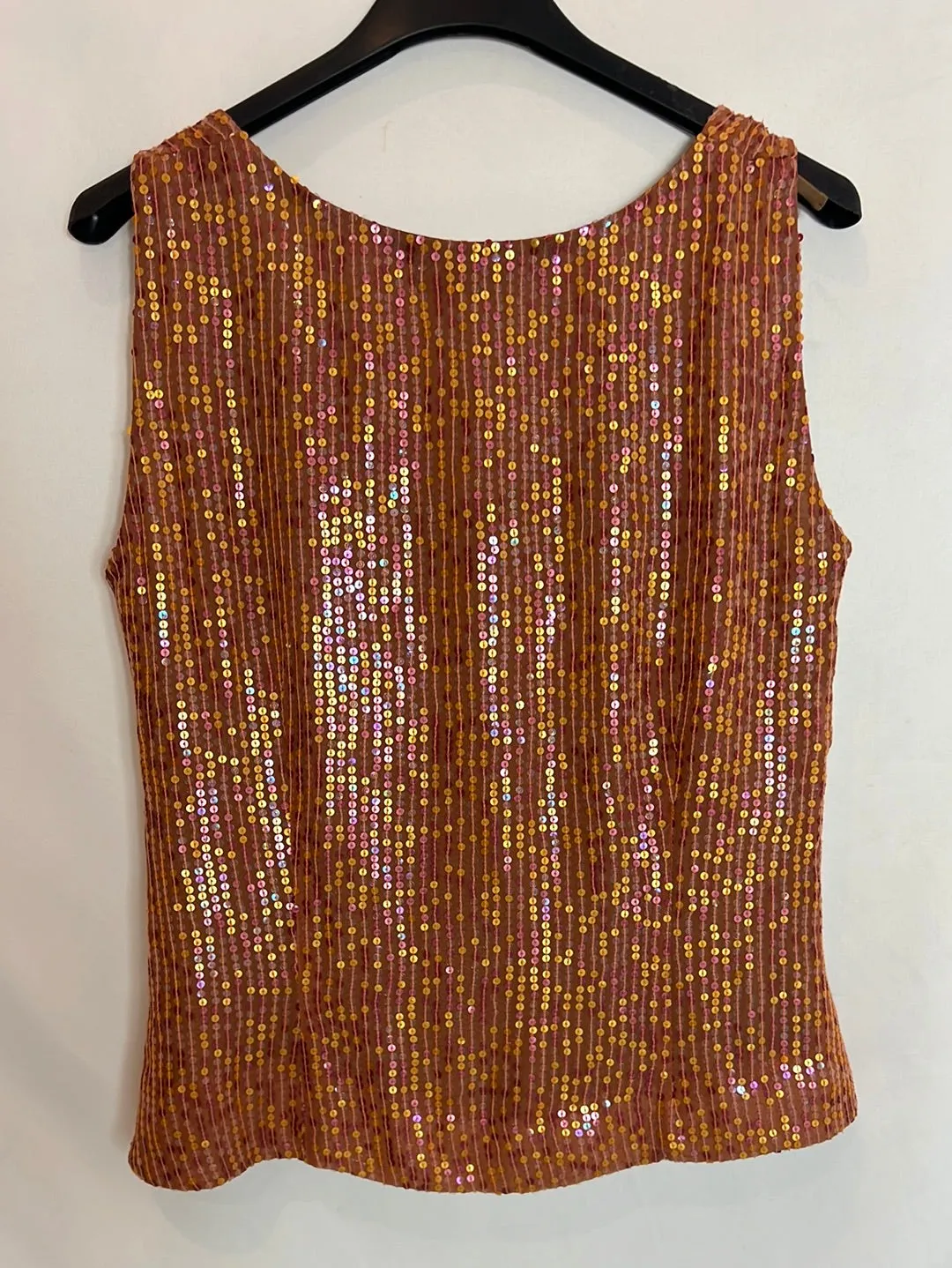 OTRAS. Top lentejuelas color caldeara. T 40