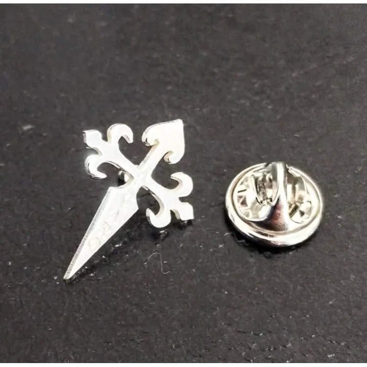 Pin de cruz con la forma que quieras en plata de ley