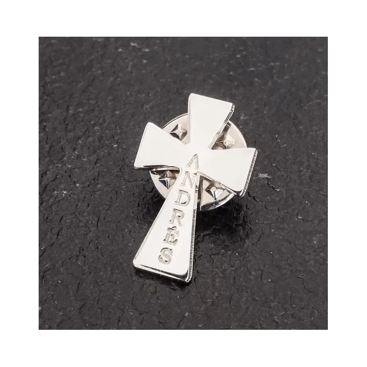Pin de cruz con la forma que quieras en plata de ley