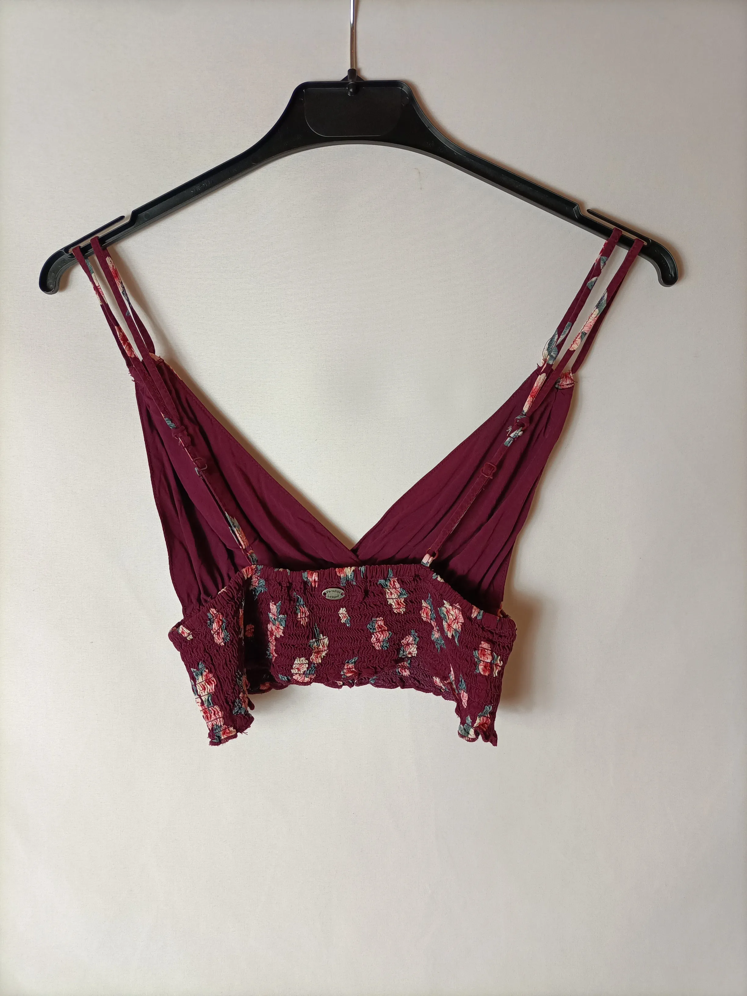 PULL&BEAR. Croptop burdeos flores T.m(xs)