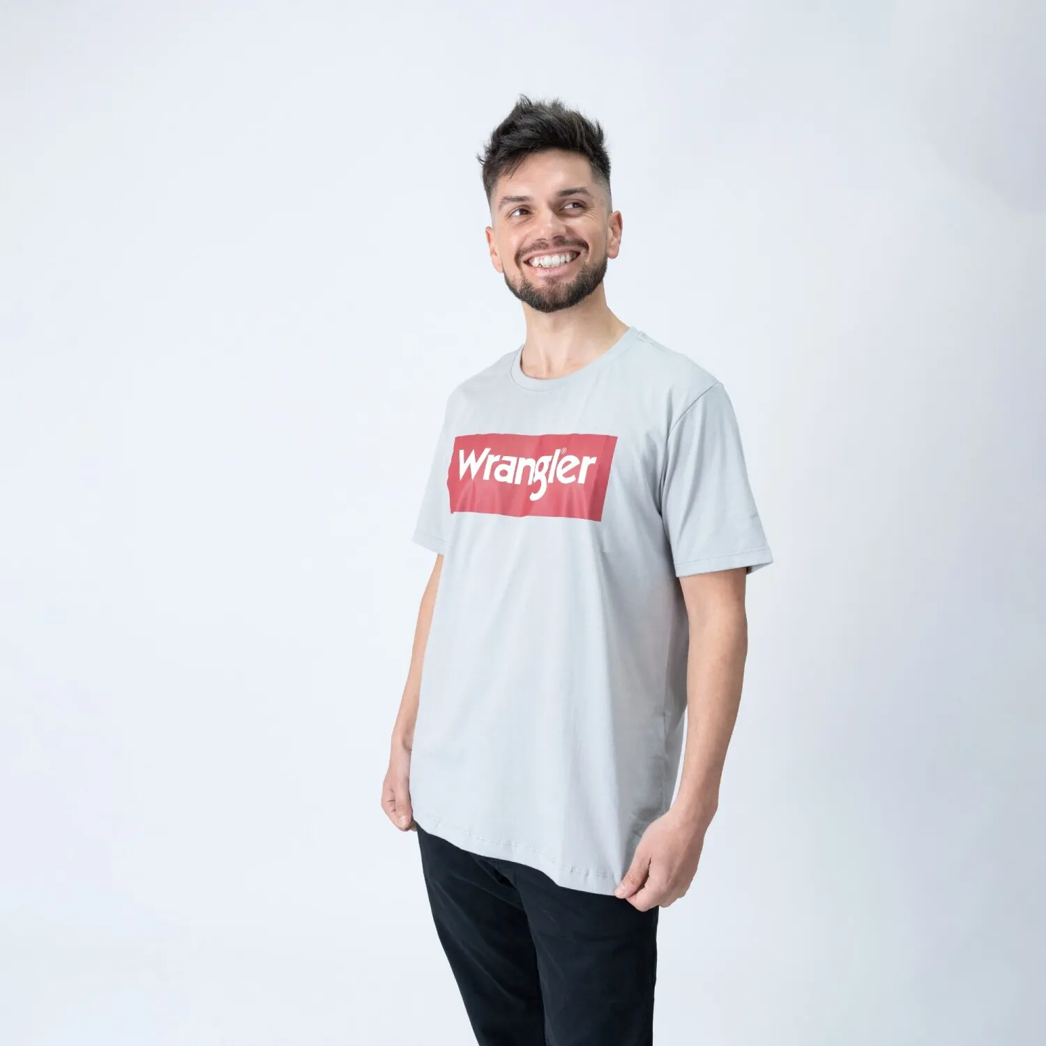 REMERA WRANGLER DE HOMBRE  BOX LOGO TSHIRT  WM5502URCZ  SIN COLOR