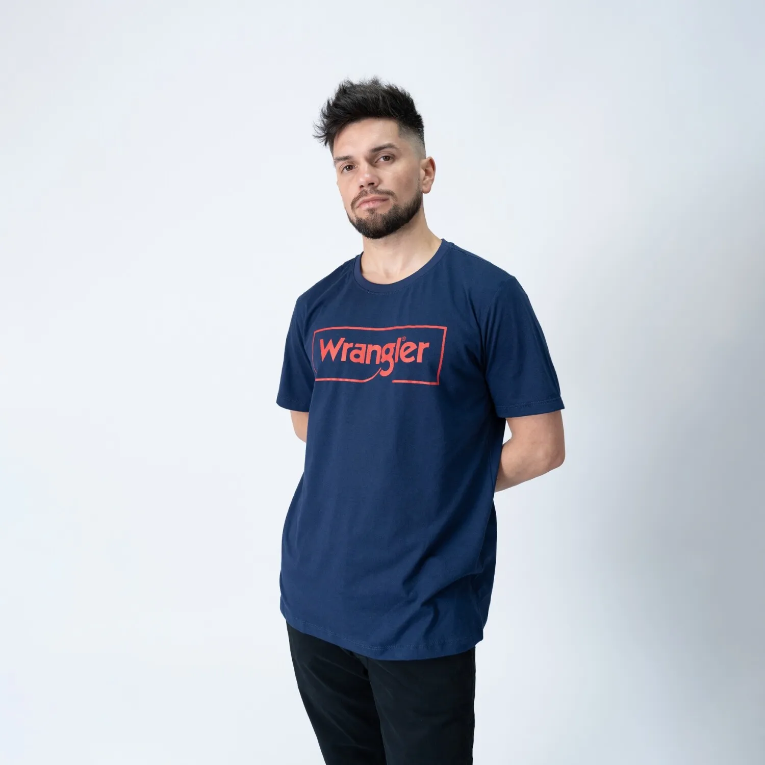 REMERA WRANGLER DE HOMBRE  LOGO TSHIRT  WM5500URMA  SIN COLOR