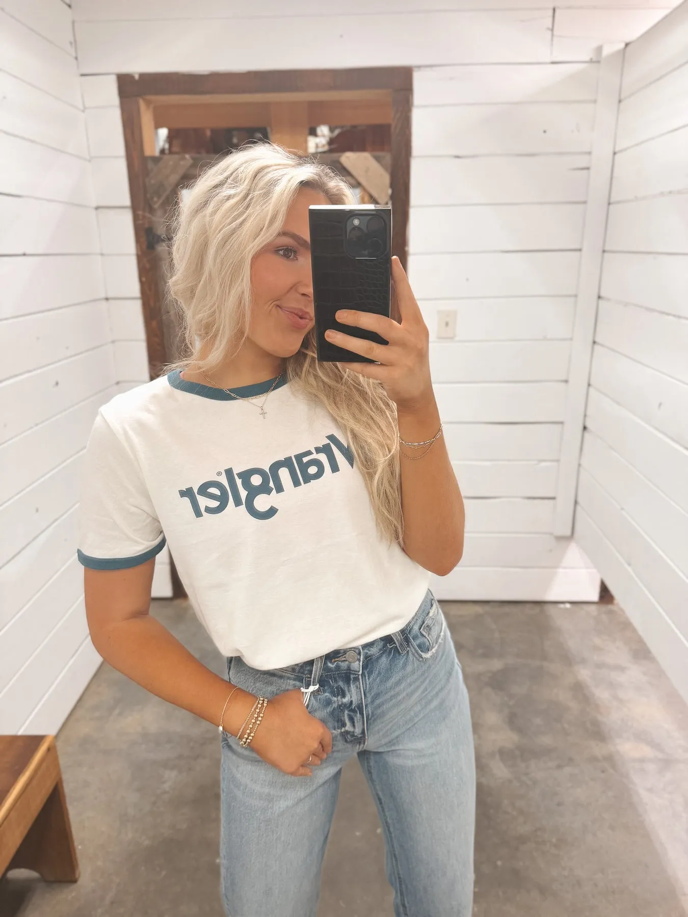 WOMEN'S WRANGLER LOGO RINGER TEE IN MALLOW