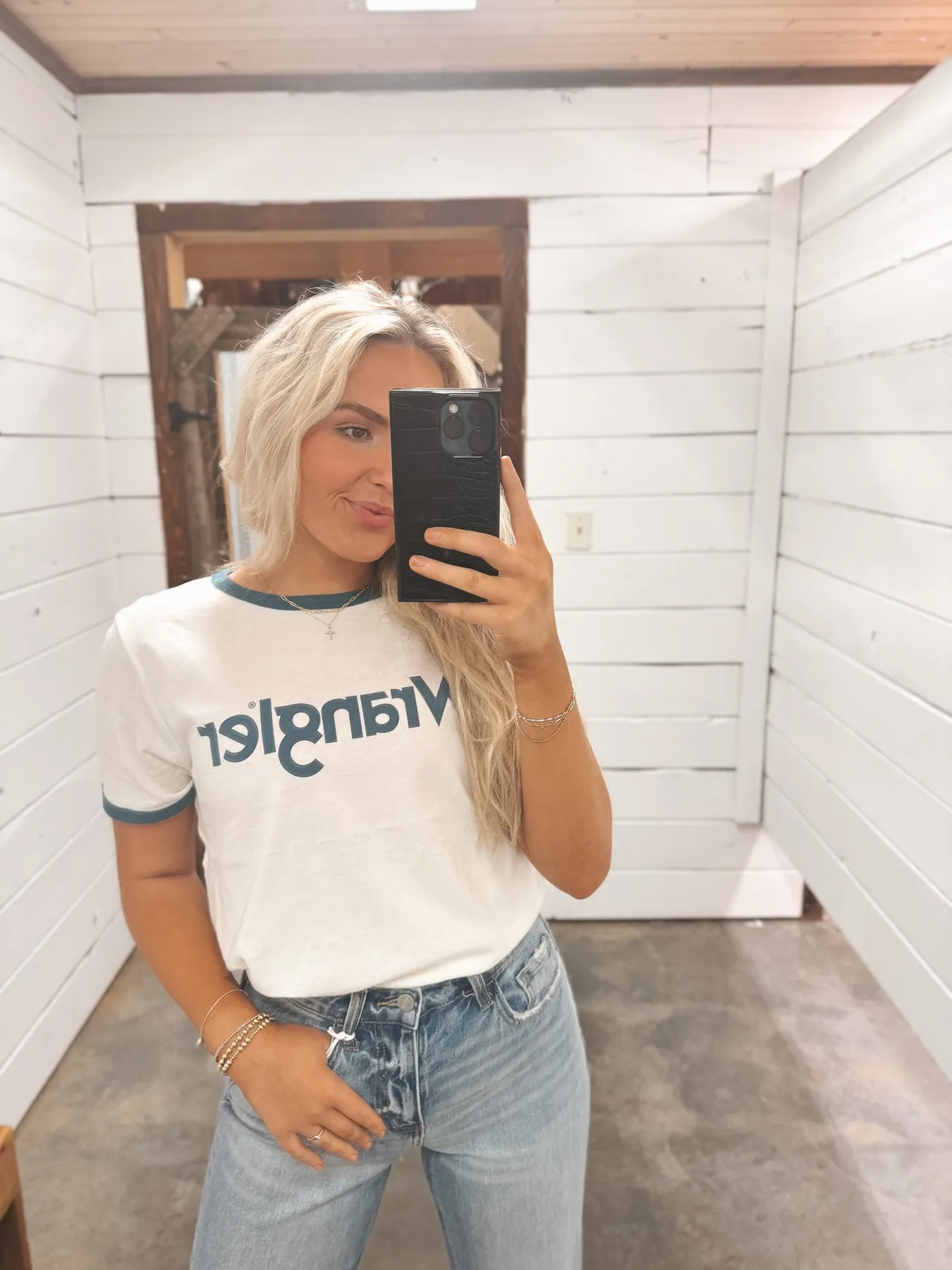 WOMEN'S WRANGLER LOGO RINGER TEE IN MALLOW