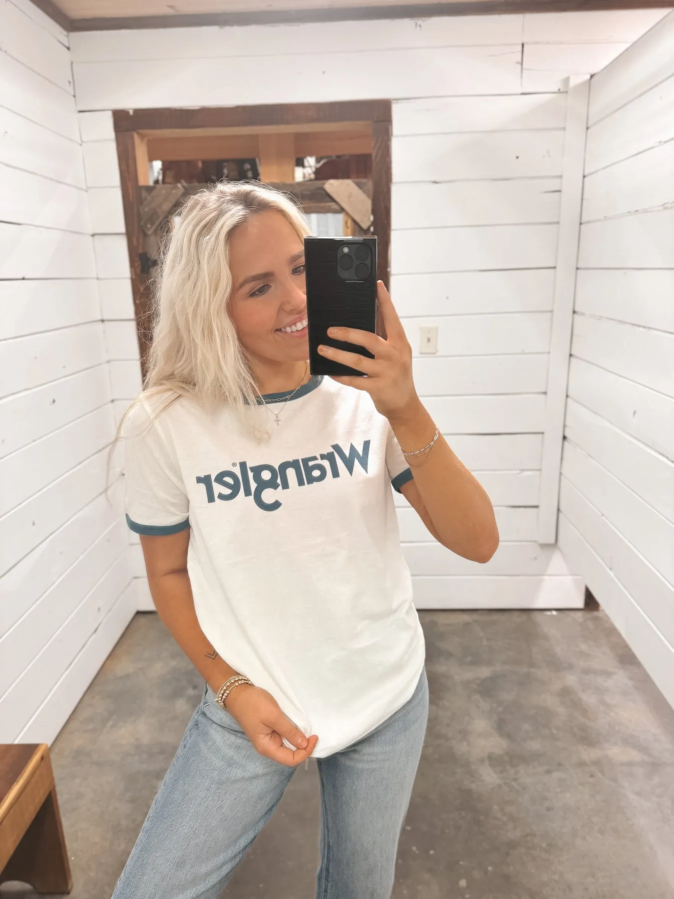 WOMEN'S WRANGLER LOGO RINGER TEE IN MALLOW