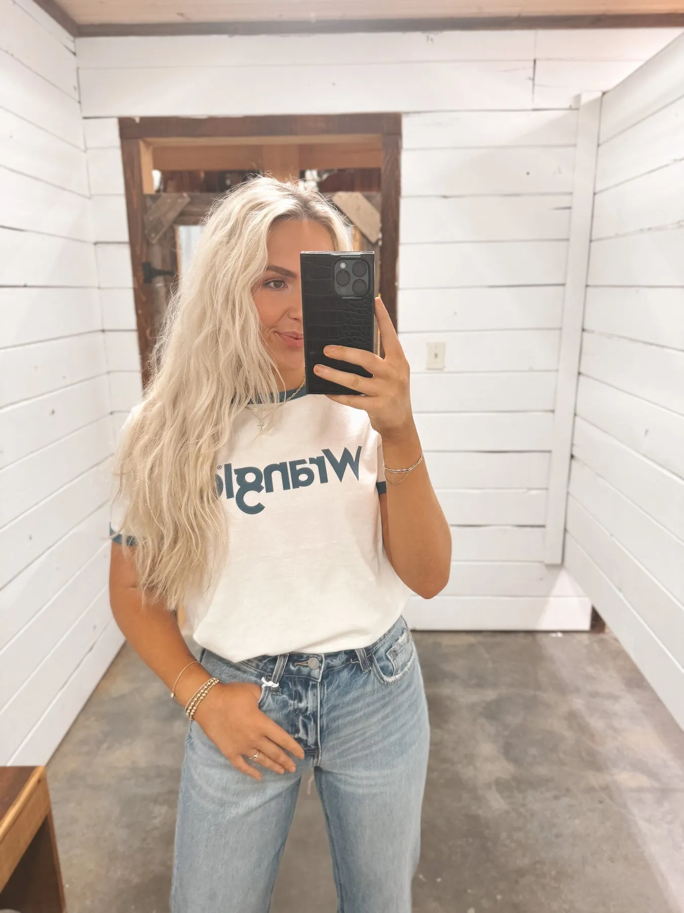 WOMEN'S WRANGLER LOGO RINGER TEE IN MALLOW