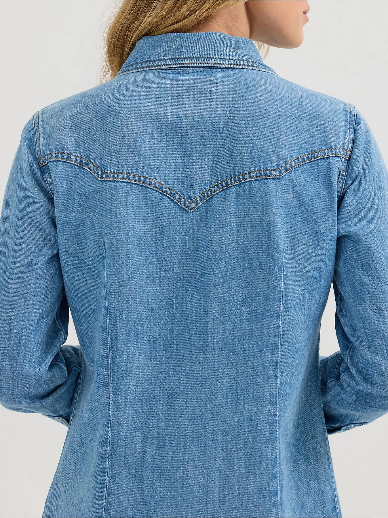 WOMEN'S WRANGLER X LAINEY WILSON MOXIE WESTERN DENIM SHIRT
